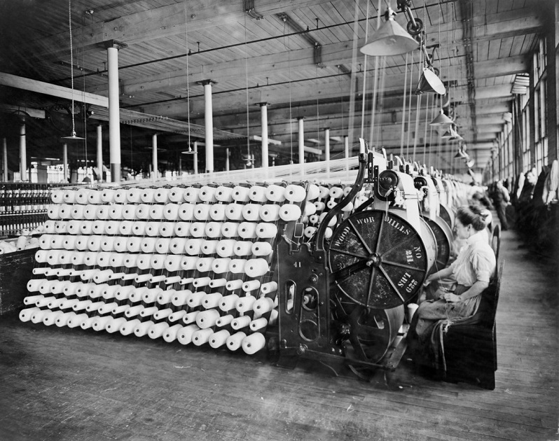 Industrial Revolution and fashion fast clothing production 1