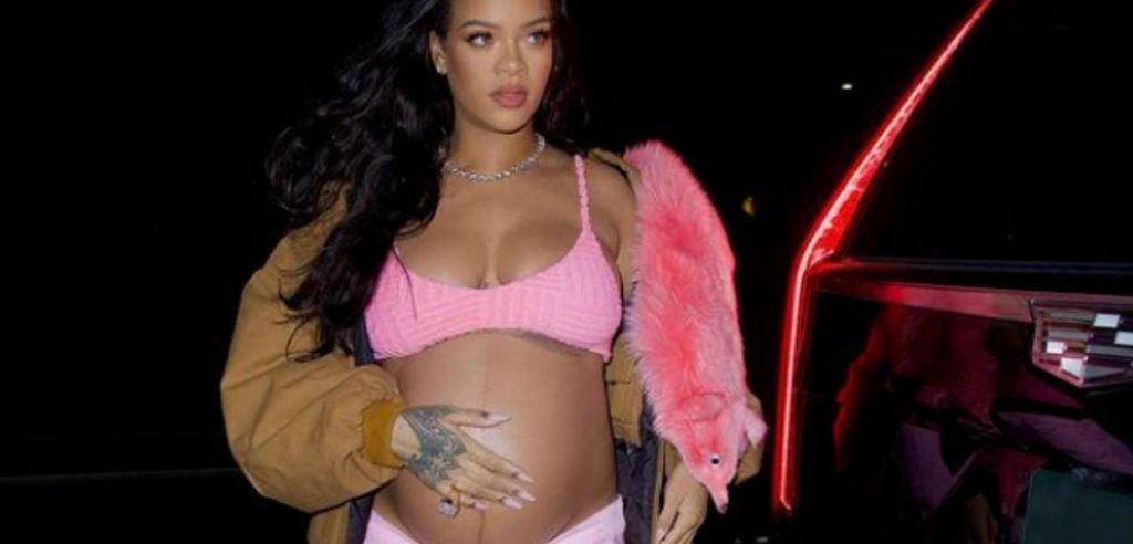 Rihanna and the Complicated Question Of Maternity Clothes (Photo: Reproduction/ @badgalriri)