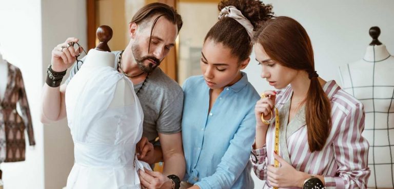 Building a Team - The Ultimate Guide To Help Businesses Have dream employees