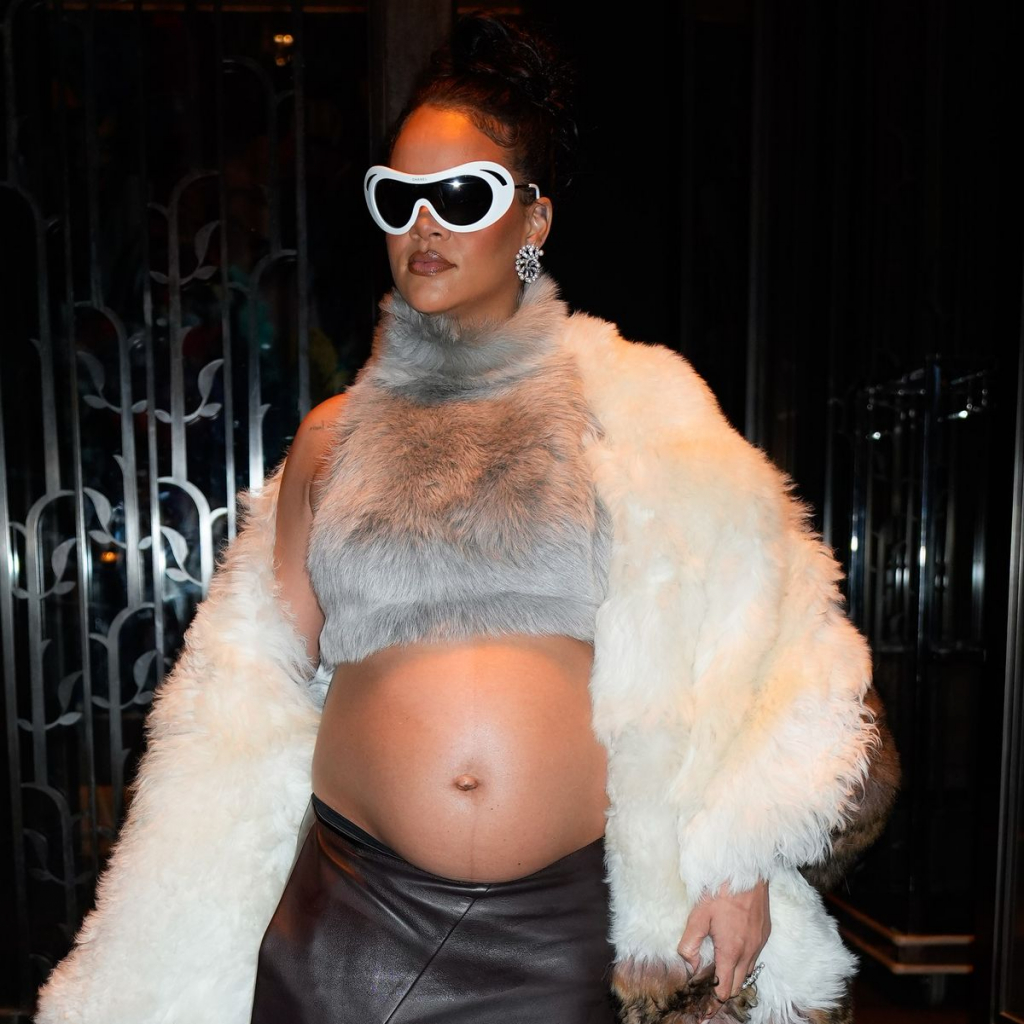 Rihanna & The Diagnosed Question Of Maternity Clothes 2022