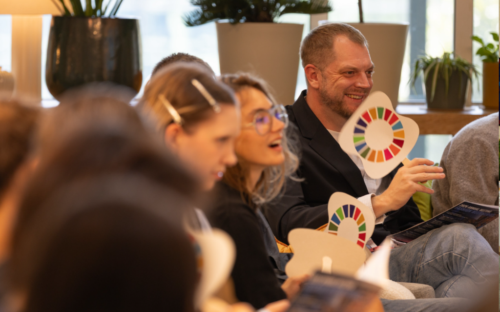 Beyond the Runway: Inside the UN Fashion & Lifestyle Network’s 2026 Fashion Week Series 4 Capas Site 13